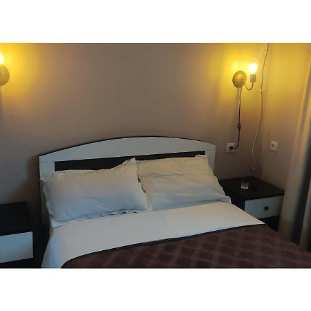 Hotel Lux Tbilisi Esterno foto