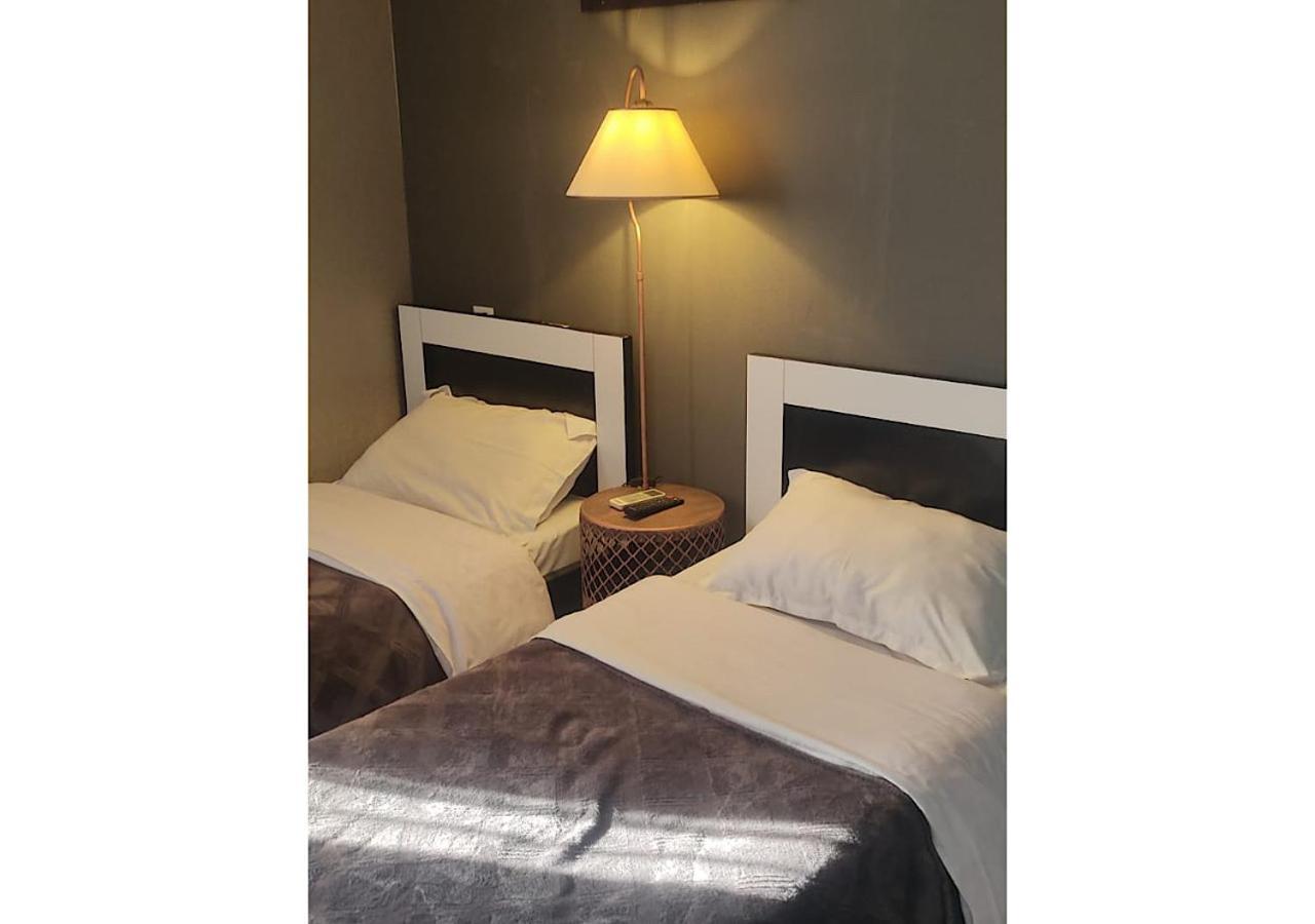 Hotel Lux Tbilisi Esterno foto